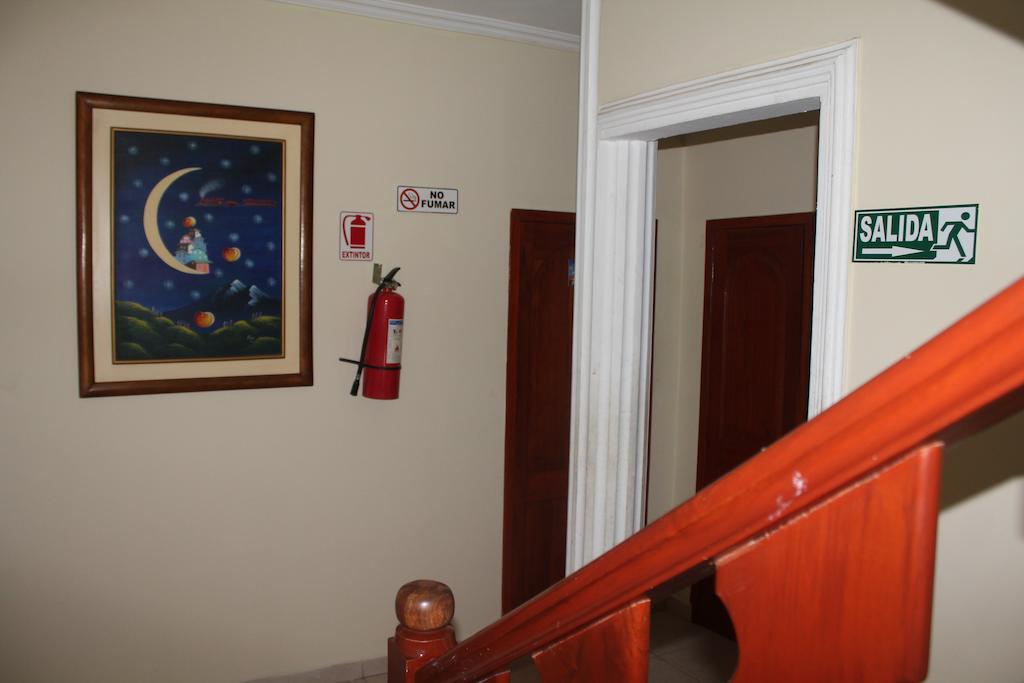 Hostal Rosa Mar Manta Ngoại thất bức ảnh