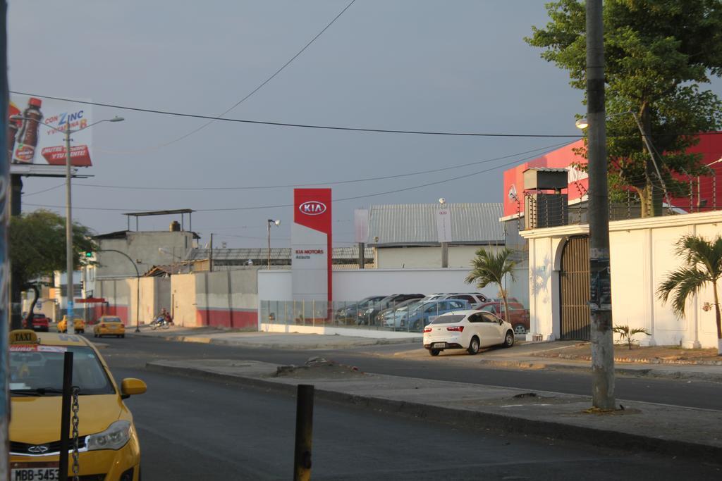 Hostal Rosa Mar Manta Ngoại thất bức ảnh