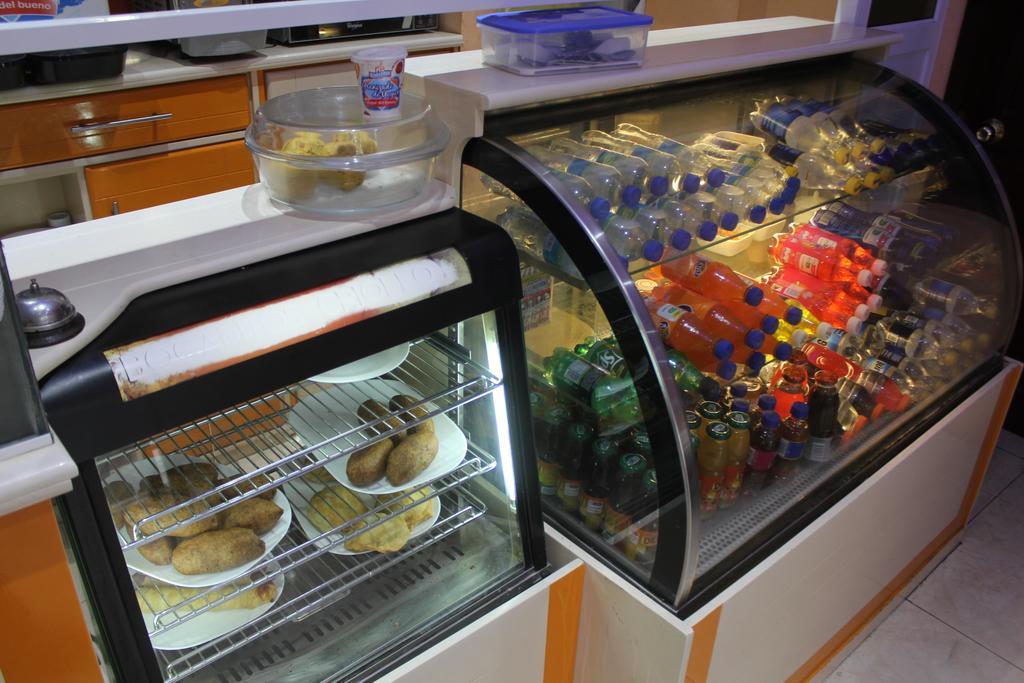 Hostal Rosa Mar Manta Ngoại thất bức ảnh