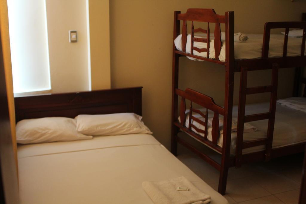Hostal Rosa Mar Manta Ngoại thất bức ảnh