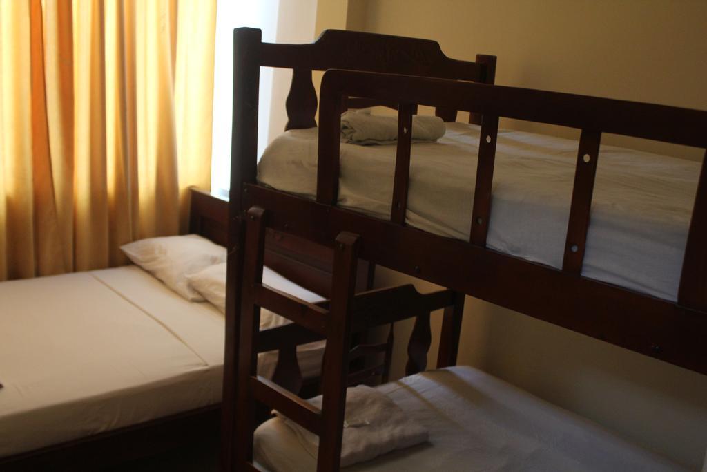 Hostal Rosa Mar Manta Ngoại thất bức ảnh